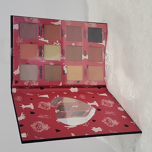 Eyeshadow Palette Disney - Picture 2 of 5